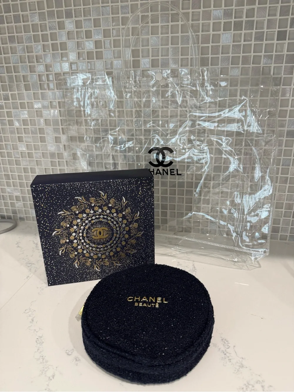 NEW CHANEL Beaute 2025 Christmas Limited Round Makeup Cosmetic Pouch Bag